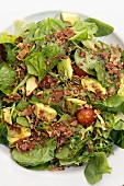 Spinach salad with bacon and avocado