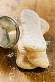 Sponge fingers with icing sugar