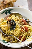 Linguine with veal and cherry tomatoes