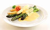 Green and white asparagus with hollandaise sauce