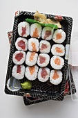 Maki sushi with tuna and salmon to take away