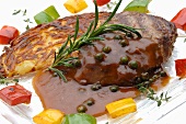 Beef Tenderloin (Rinderfilet) mit Rotweinsauce und Rösti