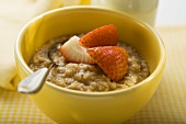 Porridge with strawberries