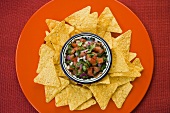 Tomatensalsa mit Tortillachips