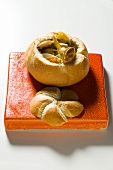 Bread roll filled with clams