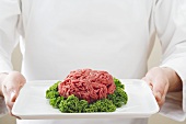 Mince with parsley on a platter