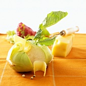 Kohlrabi with cheese and peppercorns