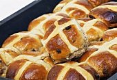 Hot cross buns in a baking tin (Easter speciality, UK)