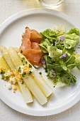 White asparagus with smoked salmon, egg sauce & salad leaves