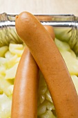 Wiener Würstchen mit Kartoffelsalat in Aluschale