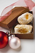 Italian almond biscuits to give as a gift