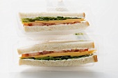 Sandwiches in packaging to take away