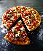 Cheese and pepper pizza with pesto
