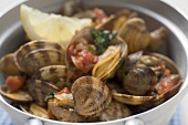 Clams with tomatoes