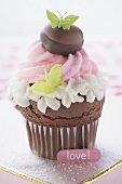 Cupcake zum Valentinstag auf Pralinenschachtel