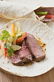 Wraps mit Rindfleisch und Paprika (Mexiko)