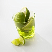 Limetten im Glas