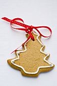 Fir tree biscuit with red bow