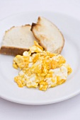 Scrambled egg with toast