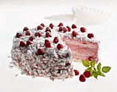 Raspberry meringue cake