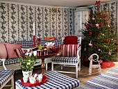 Room with Christmas decorations and Christmas tree (Sweden)