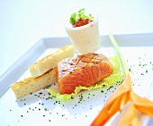 Lightly fried, marinated salmon with white bread