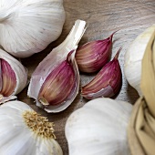 Unpeeled bulbs and cloves of garlic