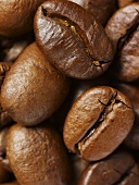 Geröstete Kaffeebohnen (Nahaufnahme)