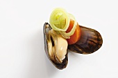 Mussel with leek and carrot
