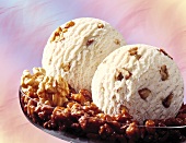 Walnut ice cream with caramelised walnuts