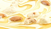 Yoghurt with almonds and honey
