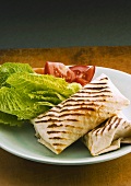 Wraps mit Hähnchen und Salatbeilage