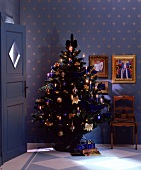 Weihnachstbaum blau/gold, blaue Wachskerzen