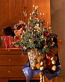 Kleiner Weihnachtsbaum mit Teddybäre 