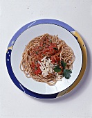 Vollkornspaghetti mit HackfleischTomatensoße und Parmesan