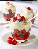 Beeren-Mandel-Trifle 