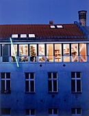 Blick durchs Fenster eines Hauses Stefan Sterfs Wohnung