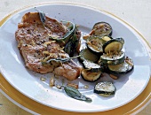 Salbei-Koteletts mit Zucchini. 