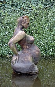 Skulptur im Teich bei Trebon