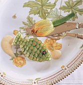 Steinbutt mit Courgette-Schuppen (Zucchini) in Rieslingschaum