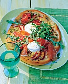 Pfirsich-Pizza, Parmaschinken, Mozza rella, Rucola