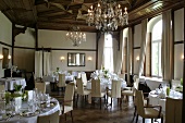 Schloss Lütgenhof historischer Gartensaal Restaurant Schlossrestaurant