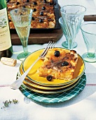 Zwiebelkuchen mit Sardellen, Wein, aus Nizza, französisch