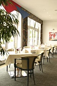 Restaurant im Hotel Ostende in Ahlbeck auf Usedom innen Tische