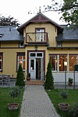 Tafelfreuden im Sommerhaus Restaurant in Stralsund aussen