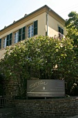 S A Prüm S. A. Pruem Weingut mit Gästehaus Gaestehaus und Vinothek in Bernkastel-Kues