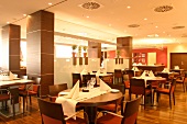 Hilton Cologne Hotel in Köln Koeln innen Restaurant