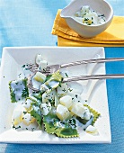 Ravioli mit Kohlrabi - Käsesoße 