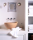 Waschbecken im mallorquinischen Stil Badezimmer, Detail, innen, hell