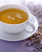 Relax!; weiße Tasse mit Tee, close up